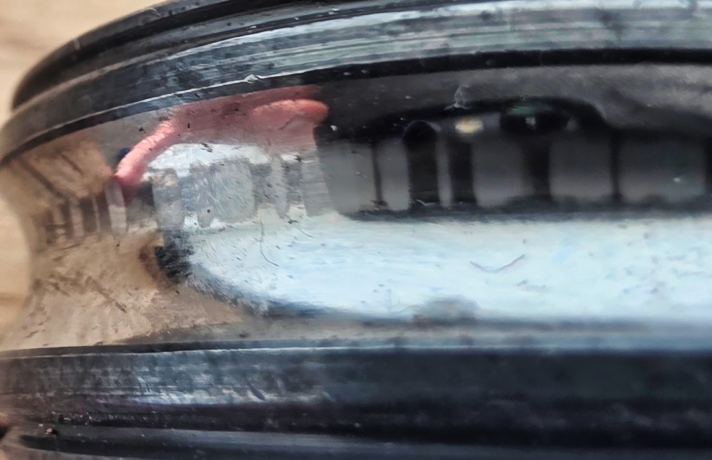 Predictive Maintenance: Vom beginnenden Lagerschaden zur geplanten Instandhaltung Foto des ausgebauten geschädigten Lagers